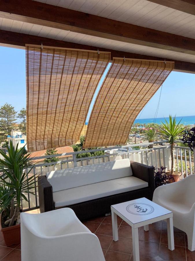 La Terrazza Di Pollon Villa San Leone Luaran gambar