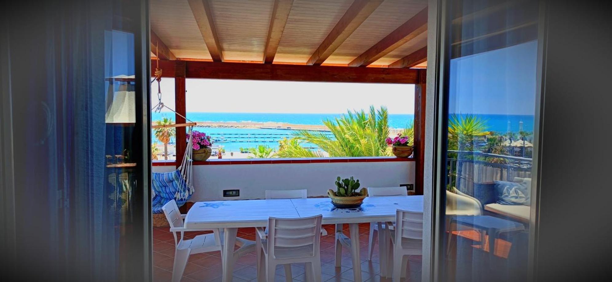 La Terrazza Di Pollon Villa San Leone Luaran gambar